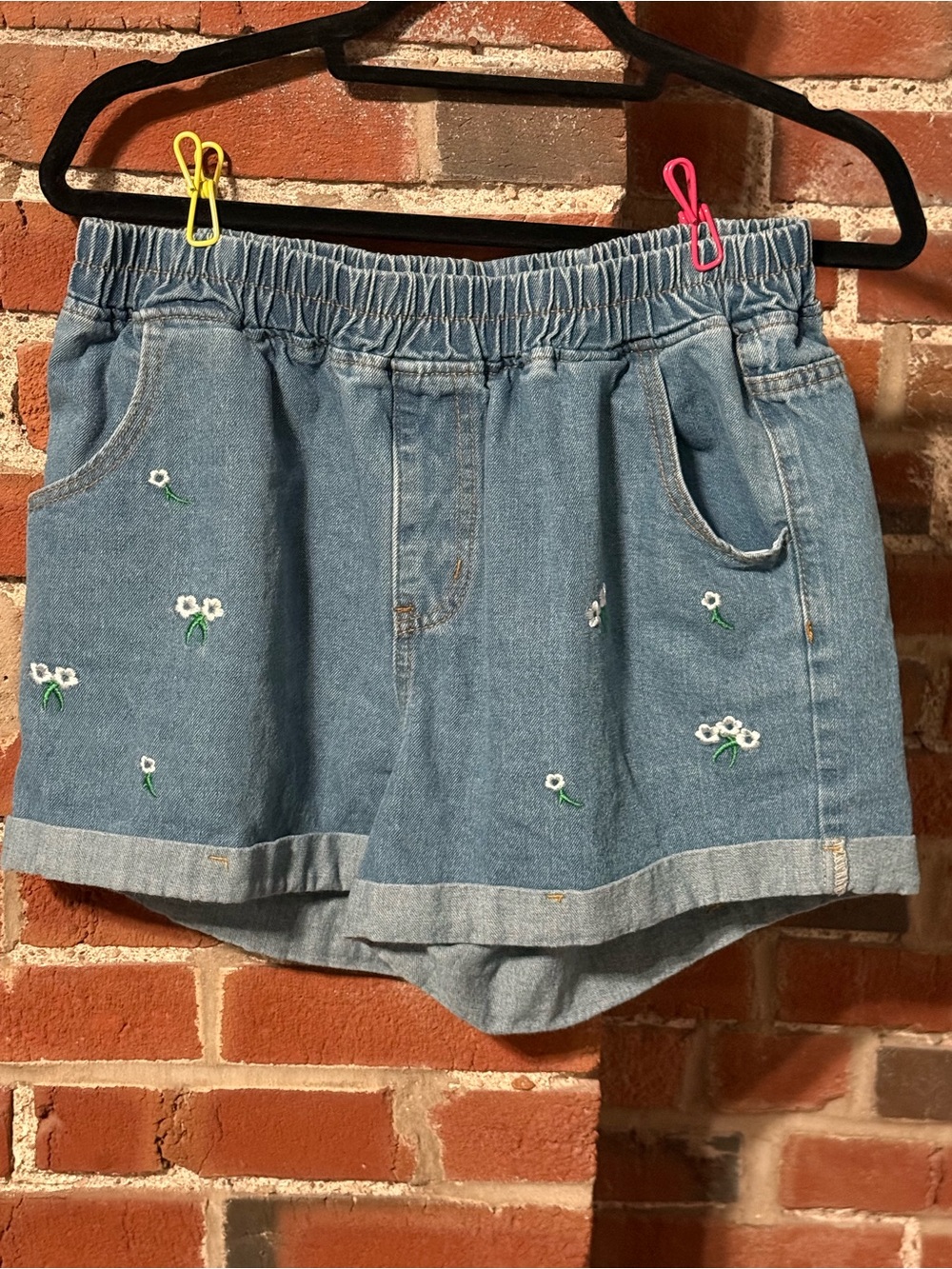 Floral Embroidered Elastic Denim Shorts